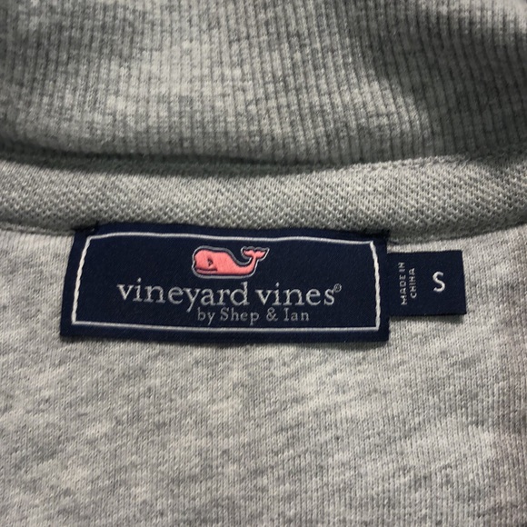 Vineyard vines grey 1/4 zip - Picture 4 of 4